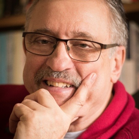 Headshot of Bob Ryan.