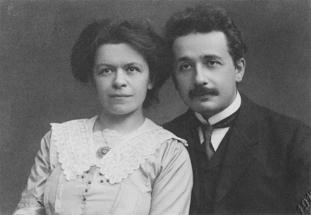 Albert_Einstein_and_his_wife_Mileva_Maric (3)