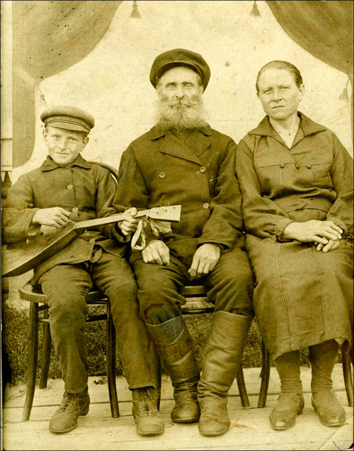inside_karagodin_family_2