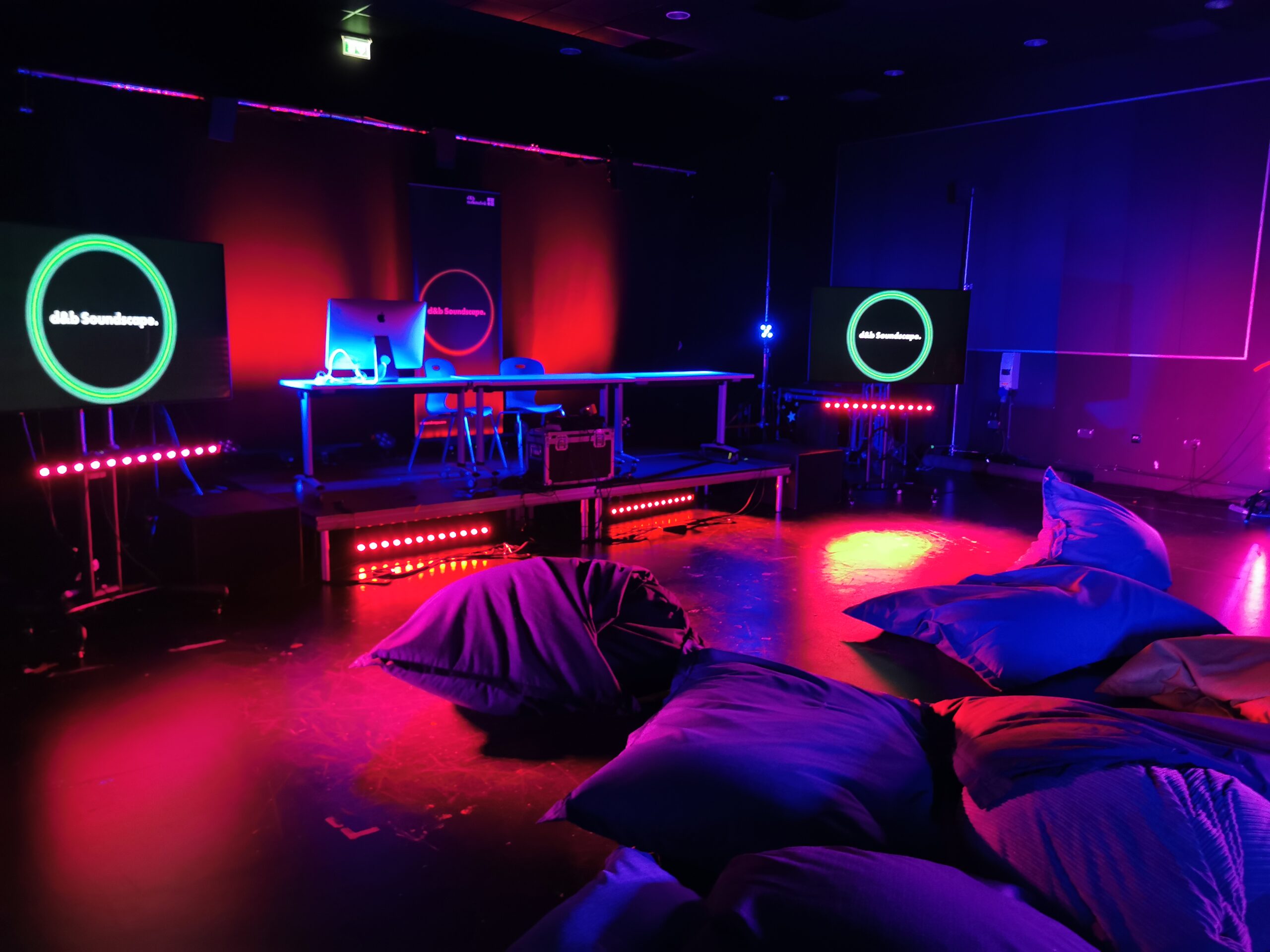 D&b soundscape presentation in dark room with led lights